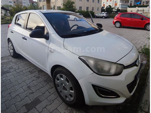 Sahibinden Hyundai i20 1.2 D-CVVT Jump 2014 Model  177.000 km Beyaz