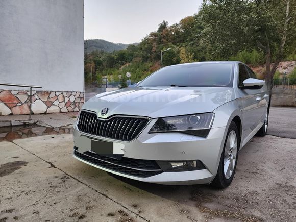 Sahibinden Skoda SuperB 1.6 TDI Okomatik Style paket 2019 Model  105.000 km Gri (metalik)