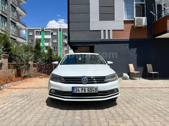 doktordan temiz kullanılmış, mükemmel kondisyonda, Sahibinden Volkswagen Jetta 1.6 TDi Comfortline 2015 Model   Beyaz