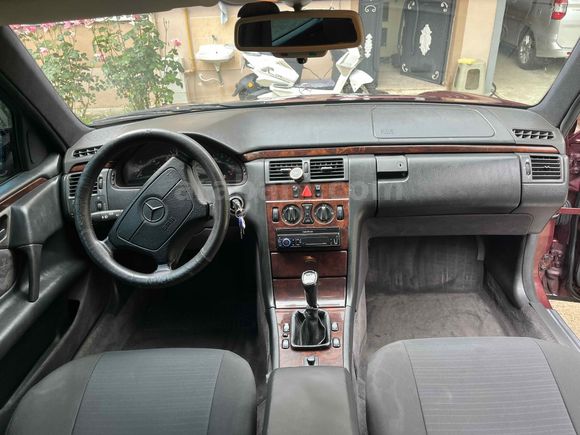 Sahibinden Mercedes - Benz E 200 Elegance 1997 Model  330.000 km Bordo