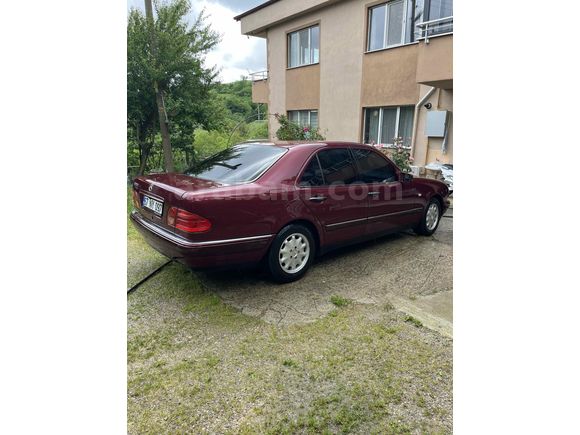 Sahibinden Mercedes - Benz E 200 Elegance 1997 Model  330.000 km Bordo