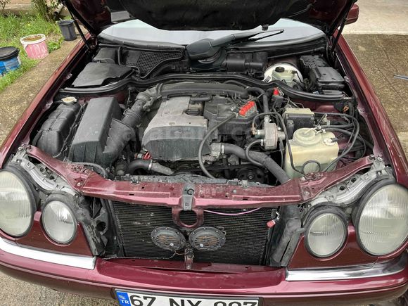Sahibinden Mercedes - Benz E 200 Elegance 1997 Model  330.000 km Bordo
