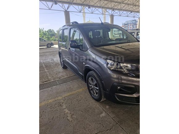 Sahibinden Peugeot Rifter 1.5 BlueHDI Allure 2023 Model