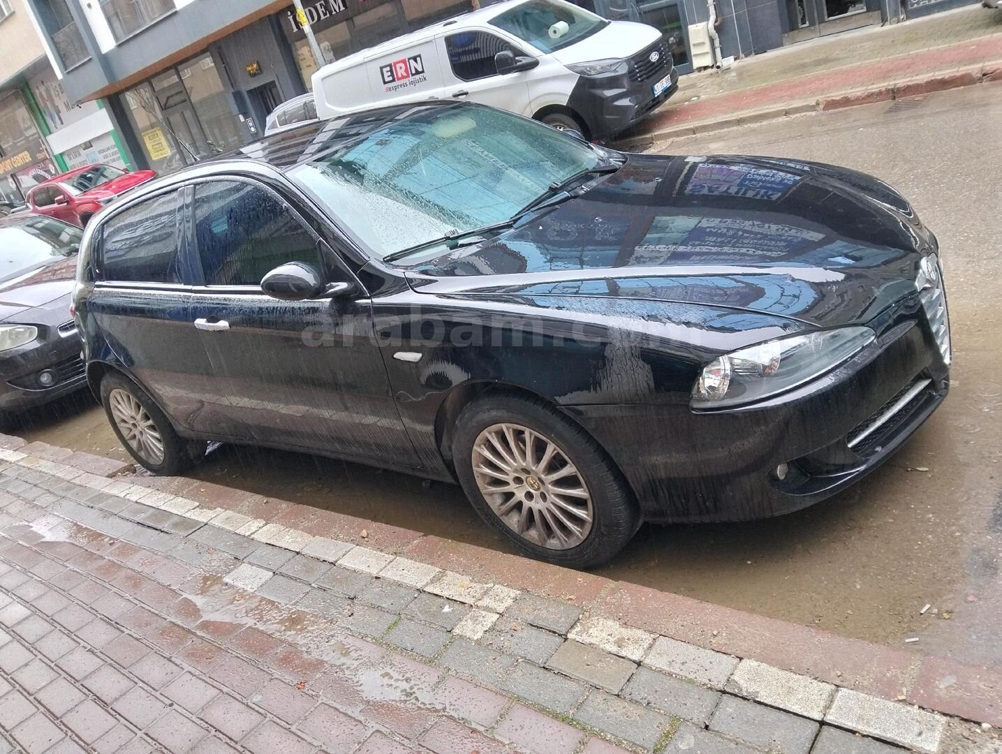 Sahibinden Alfa Romeo 147 1.6 TS Distinctive 2009 Model Kocaeli 275.000 km Siyah 1