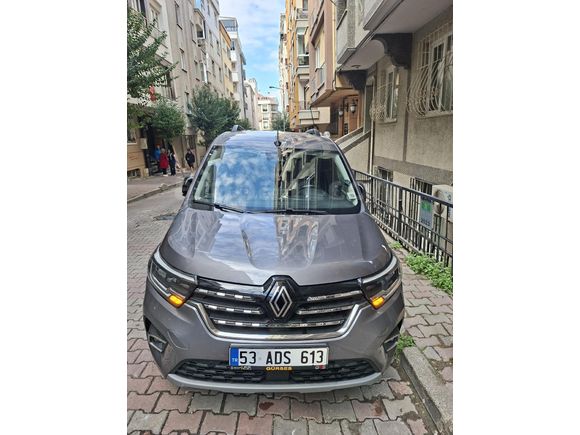 Sahibinden Renault Kangoo Multix 1.3 TCe Iconic 2025 Model