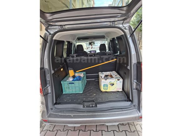 Sahibinden Renault Kangoo Multix 1.3 TCe Iconic 2025 Model