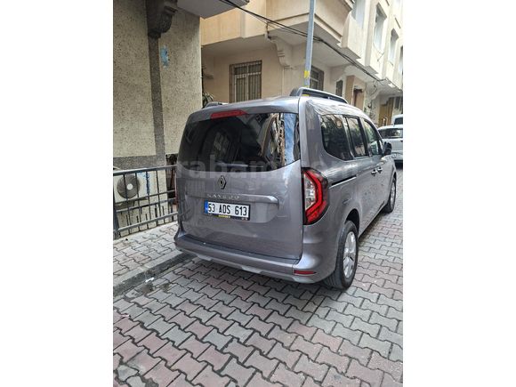 Sahibinden Renault Kangoo Multix 1.3 TCe Iconic 2025 Model