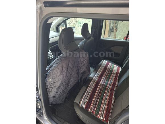 Sahibinden Renault Kangoo Multix 1.3 TCe Iconic 2025 Model