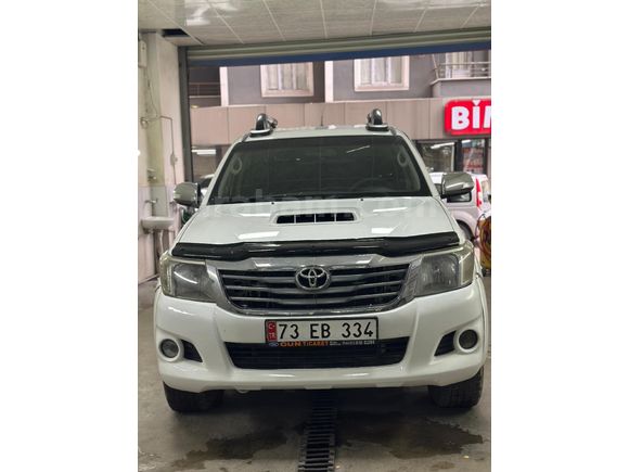 Sahibinden Toyota Hilux 2.5 D-4D 4x4 Adventure 2012 Model