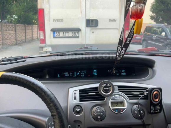 Sahibinden Renault Scenic 1.6 Dynamique 2006 Model 