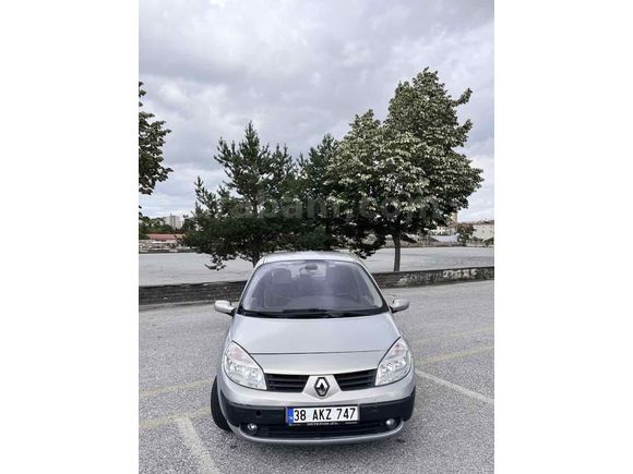 Sahibinden Renault Scenic 1.9 dCi Privilege 2004 Model 