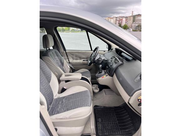 Sahibinden Renault Scenic 1.9 dCi Privilege 2004 Model 