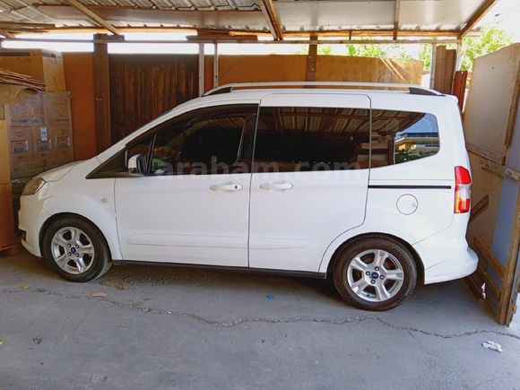 Sahibinden Ford Tourneo Courier 1.5 TDCi Delux 2017 Model
