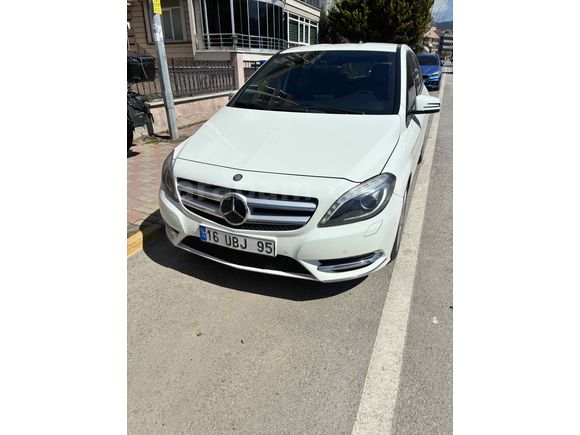 Sahibinden Mercedes - Benz B 180 BlueEFFICIENCY Sport 2012 Model  139.500 km Beyaz
