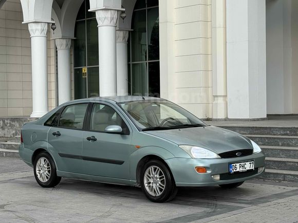 Sahibinden Ford Focus 1.6 Ghia 2001 Model 