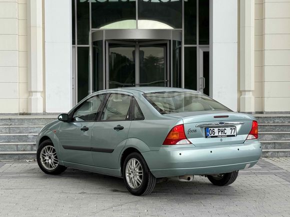 Sahibinden Ford Focus 1.6 Ghia 2001 Model 