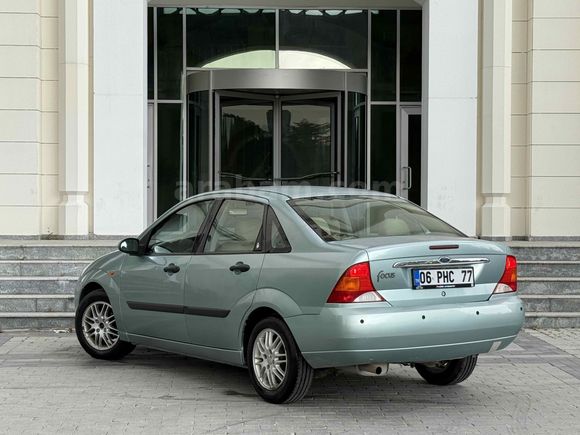 Sahibinden Ford Focus 1.6 Ghia 2001 Model 