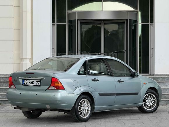 Sahibinden Ford Focus 1.6 Ghia 2001 Model 