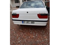 Sahibinden Renault R 9 1.4 Broadway 1997 Model  2.000 km Beyaz