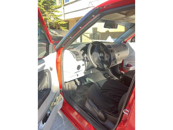 Sahibinden Skoda Fabia 1.2 Ambiente Dynamic 2011 Model  275 km Kırmızı