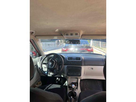 Sahibinden Skoda Fabia 1.2 Ambiente Dynamic 2011 Model  275 km Kırmızı