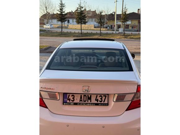 Sahibinden Honda Civic 1.6i VTEC Eco Elegance 2013 Model 