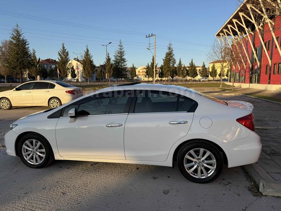 Sahibinden Honda Civic 1.6i VTEC Eco Elegance 2013 Model 