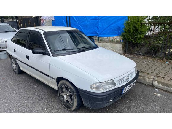 Sahibinden Opel Astra 1.4 GL 1998 Model muayene yeni tofaş parasına avrupa araba fiyatta pazarlık payı vardır geleni üzmem