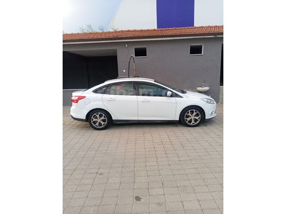 Sahibinden Ford Focus 1.6 Ti-VCT Trend 2012 Model