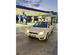 Sahibinden Ford Fiesta 1.4 TDCi Comfort 2004 Model  342.000 km Beyaz