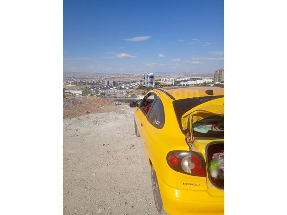 Renault Megane 1.6 Coupe 16 valf  2001 Model