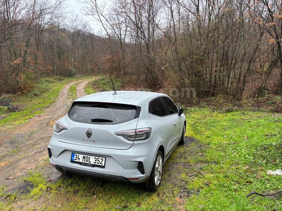 Sahibinden Renault Clio 1.0 TCe Evolution 2024 Model 
