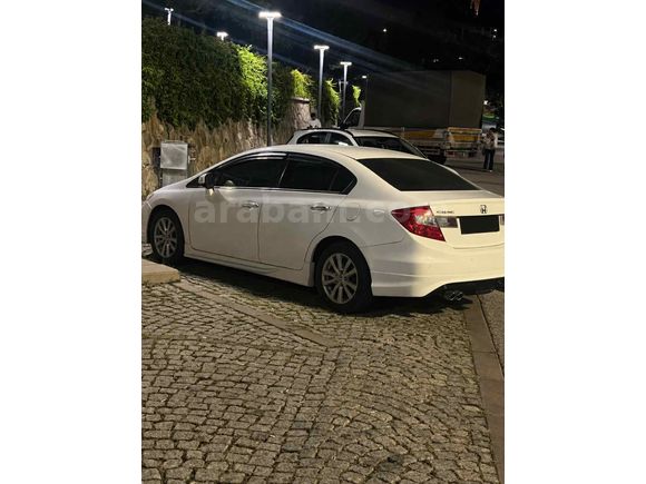 Sahibinden Honda Civic 1.6 Premium 2013 Model  283.000 km Beyaz