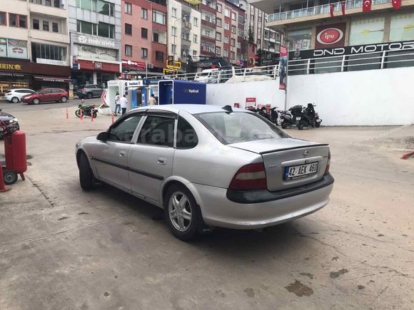 Sahibinden Opel Vectra 2.0 CDX 1998 Model 