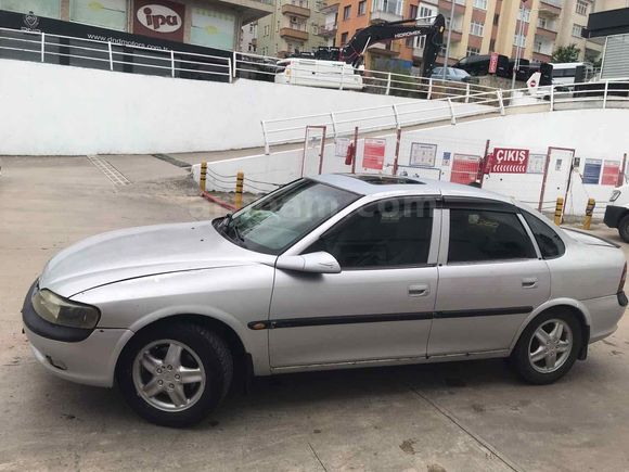 Sahibinden Opel Vectra 2.0 CDX 1998 Model 