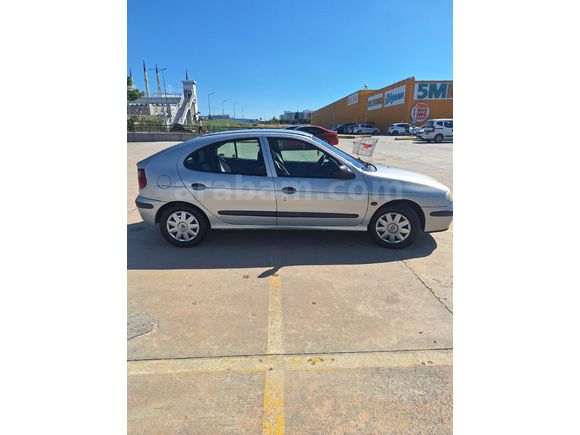 Sahibinden Renault Megane 1.4 Authentique 2001 Model