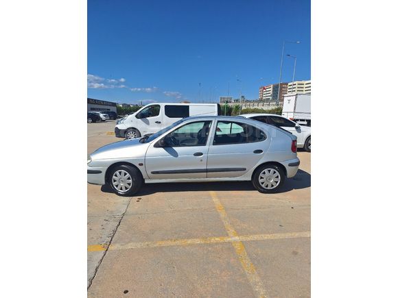 Sahibinden Renault Megane 1.4 Authentique 2001 Model