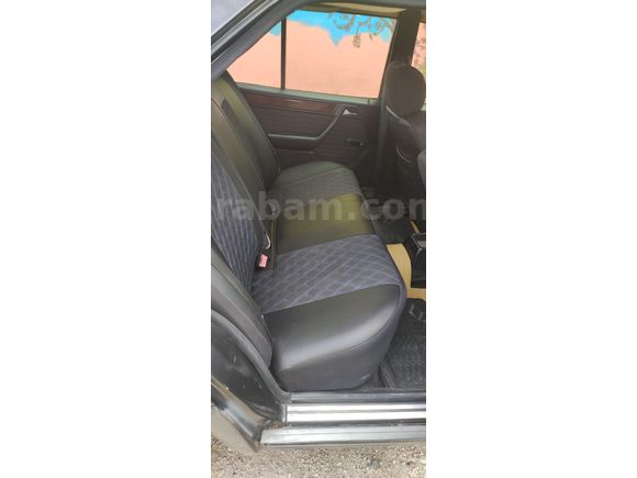 Takaslı Mercedes - Benz E 200 1993 M111  340000 km Siyah