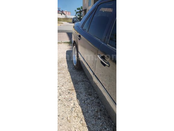 Takaslı Mercedes - Benz E 200 1993 M111  340000 km Siyah