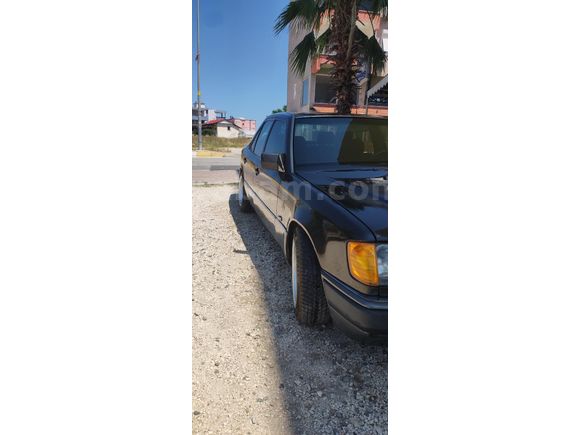 Takaslı Mercedes - Benz E 200 1993 M111  340000 km Siyah