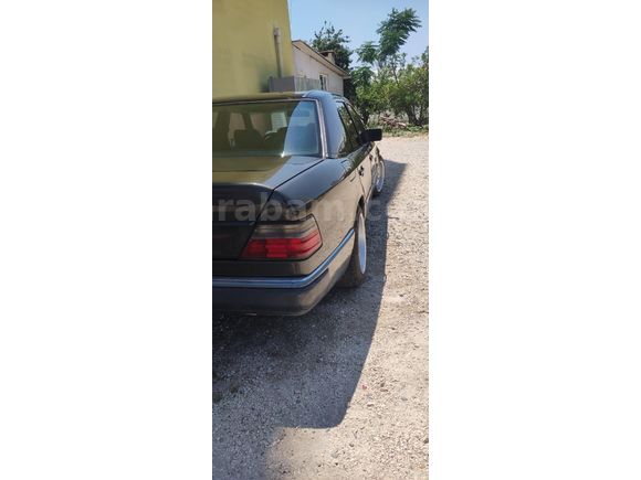 Takaslı Mercedes - Benz E 200 1993 M111  340000 km Siyah