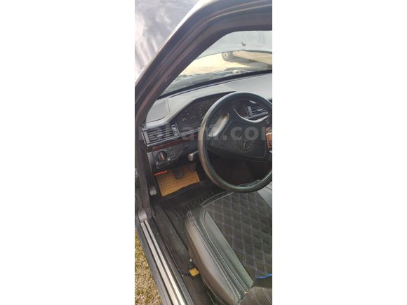 Takaslı Mercedes - Benz E 200 1993 M111  340000 km Siyah