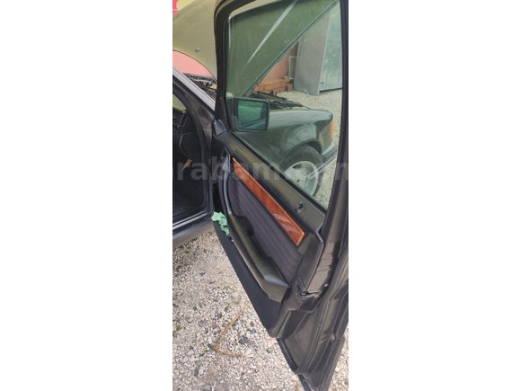 Takaslı Mercedes - Benz E 200 1993 M111  340000 km Siyah