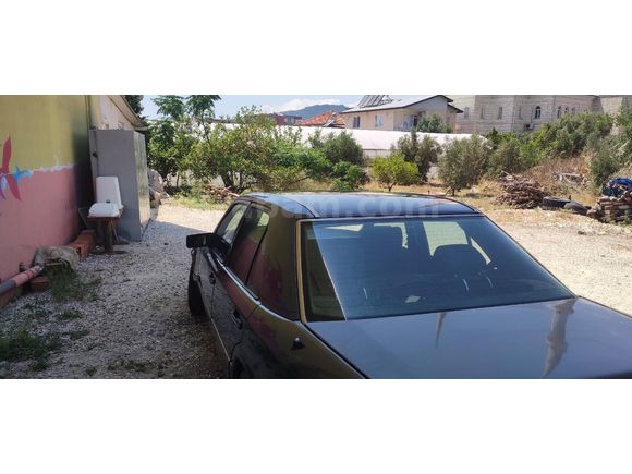 Takaslı Mercedes - Benz E 200 1993 M111  340000 km Siyah