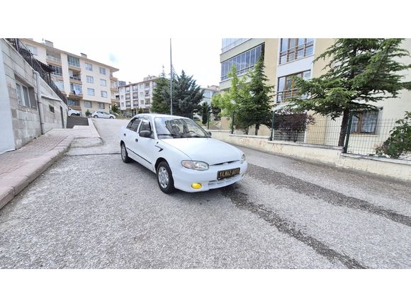 Galeriden Hyundai Accent 1.3 LS 2000 Model Ankara