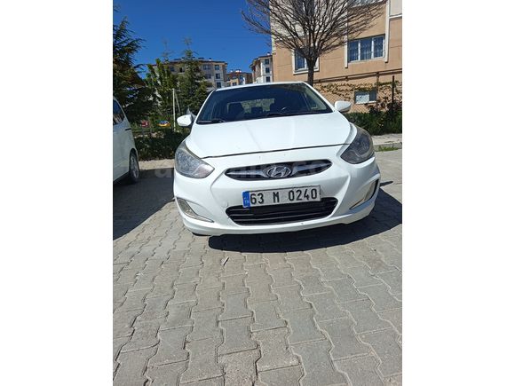 Sahibinden Hyundai Accent Blue 1.4 CVVT Mode Plus 2013 Model 