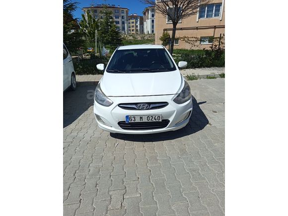 Sahibinden Hyundai Accent Blue 1.4 CVVT Mode Plus 2013 Model 