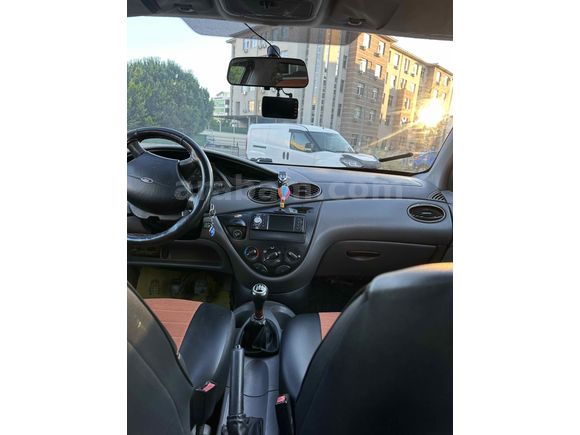 Sahibinden Ford Focus 1.6 Ambiente 2000 Model  3.041 km Kırmızı