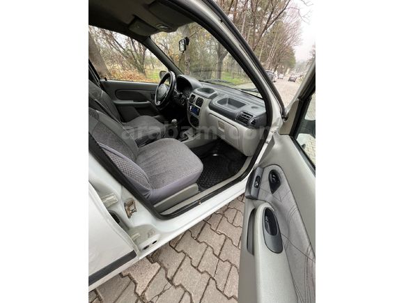 Sahibinden Renault Clio 1.4 Dynamique 2004 Model