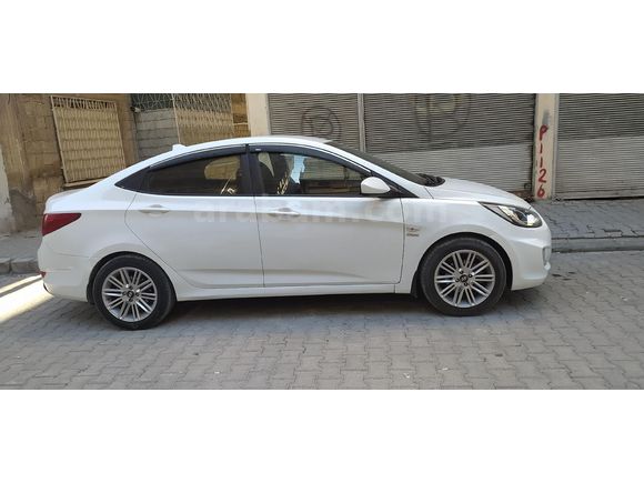 Sahibinden Hyundai Accent Blue 1.6 CRDI Mode Plus 2013 Model